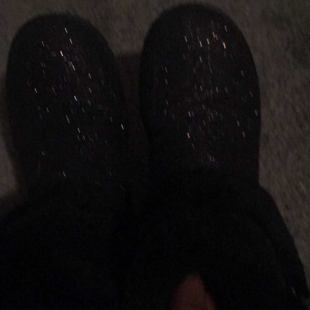I’m selling Black sparkly shoes